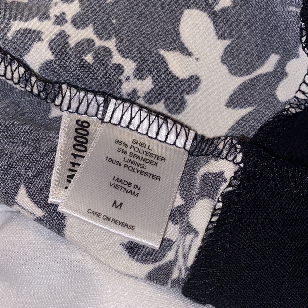 NEW‎ York and company dress size medium. - Picture 10 of 11